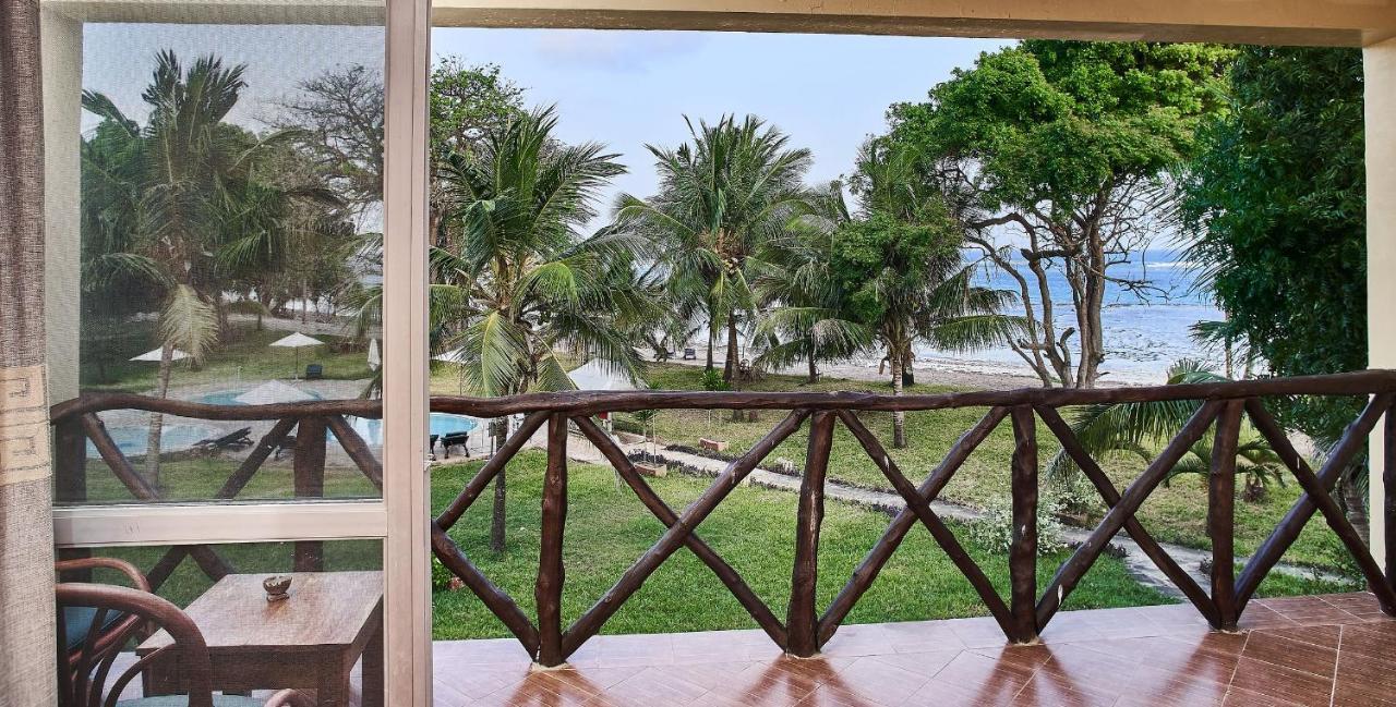 Coral Beach Resort Diani Beach Eksteriør bilde
