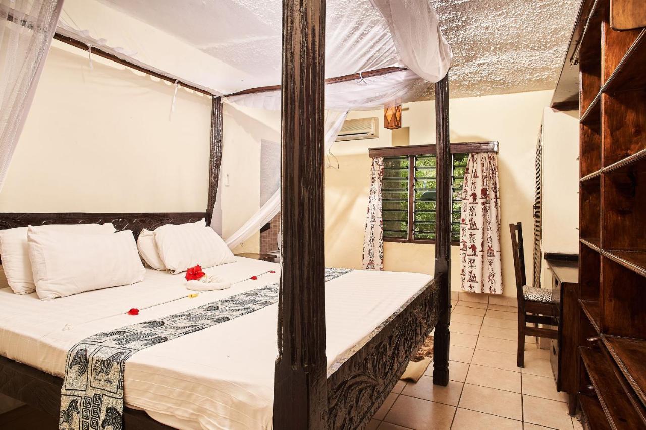 Coral Beach Resort Diani Beach Eksteriør bilde