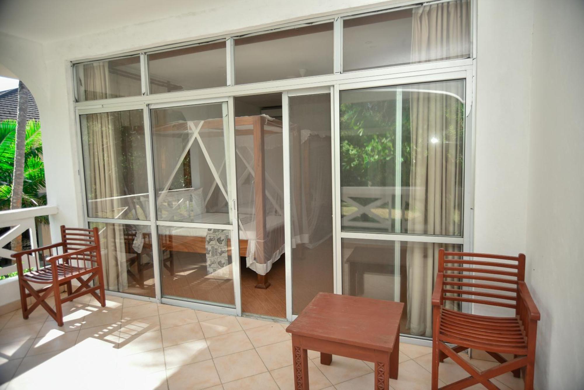 Coral Beach Resort Diani Beach Eksteriør bilde