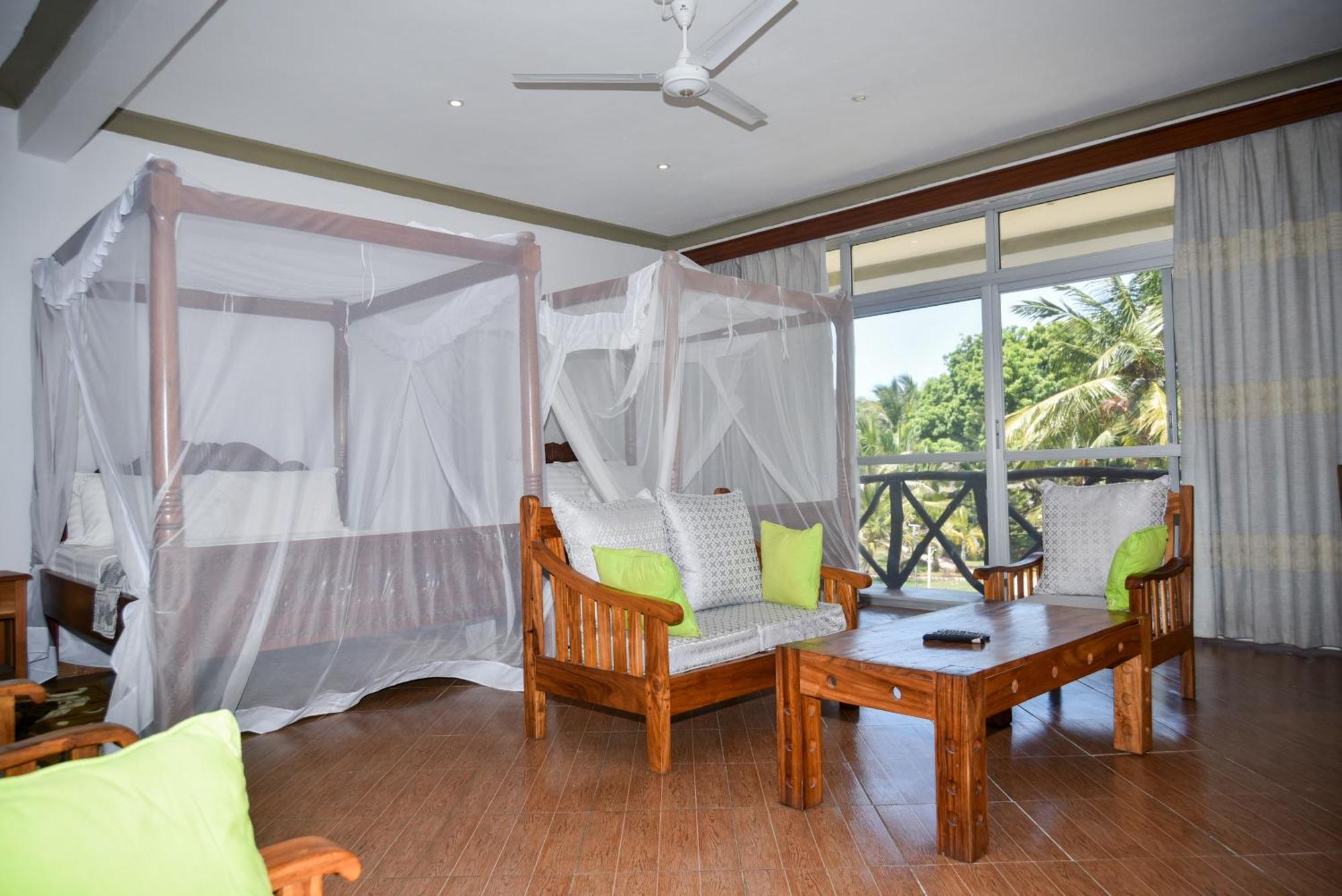 Coral Beach Resort Diani Beach Eksteriør bilde
