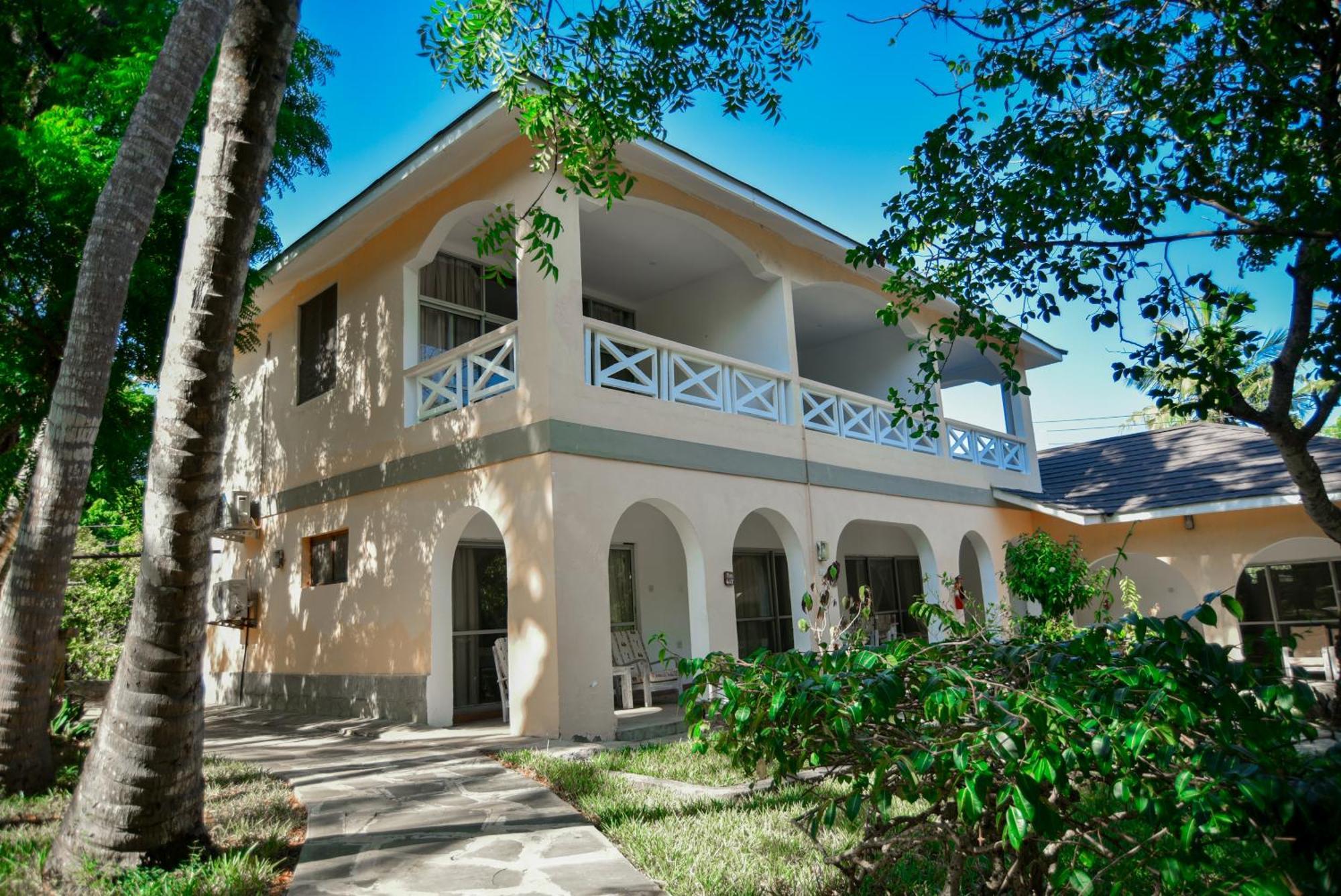 Coral Beach Resort Diani Beach Eksteriør bilde